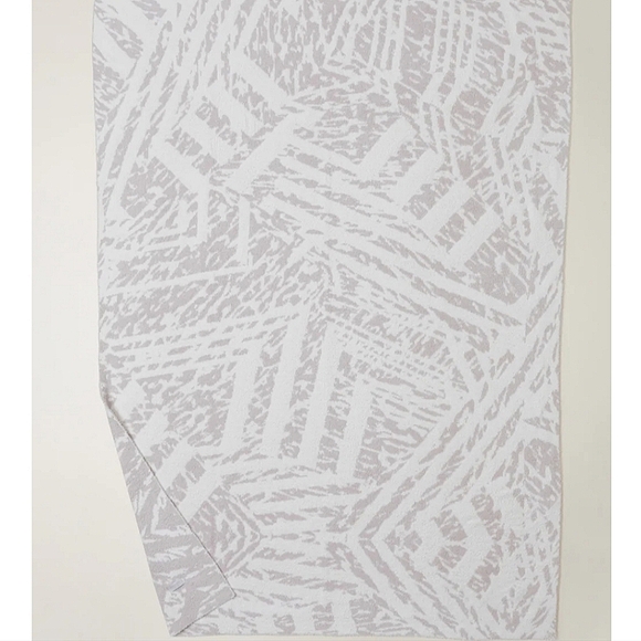 🍒NWT🍒 BAREFOOT DREAMS LARGE THROW - Picture 4 of 4